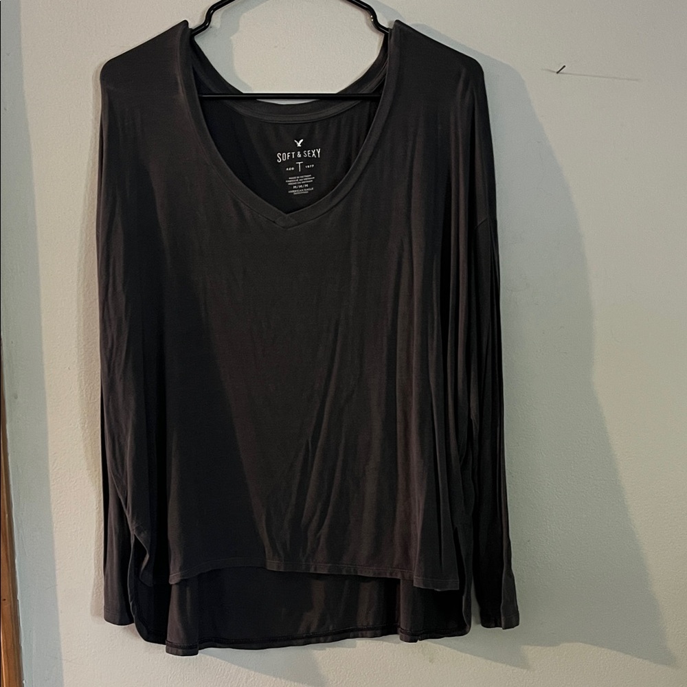 American Eagle Outfitters Black Long Sleeve V-Neck Top